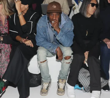 20200304 Travis 06 360x320